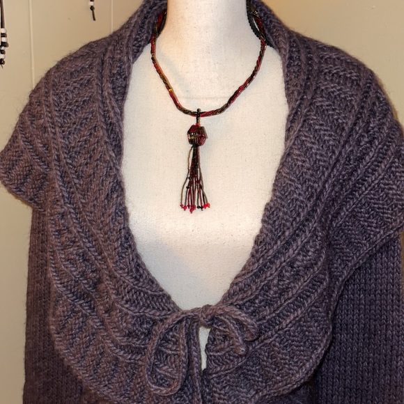 Elsamanda Italy Sweater - Picture 2 of 6